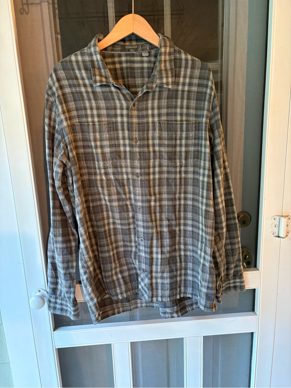 Toad & Co 100% organic cotton grey flannel shirt